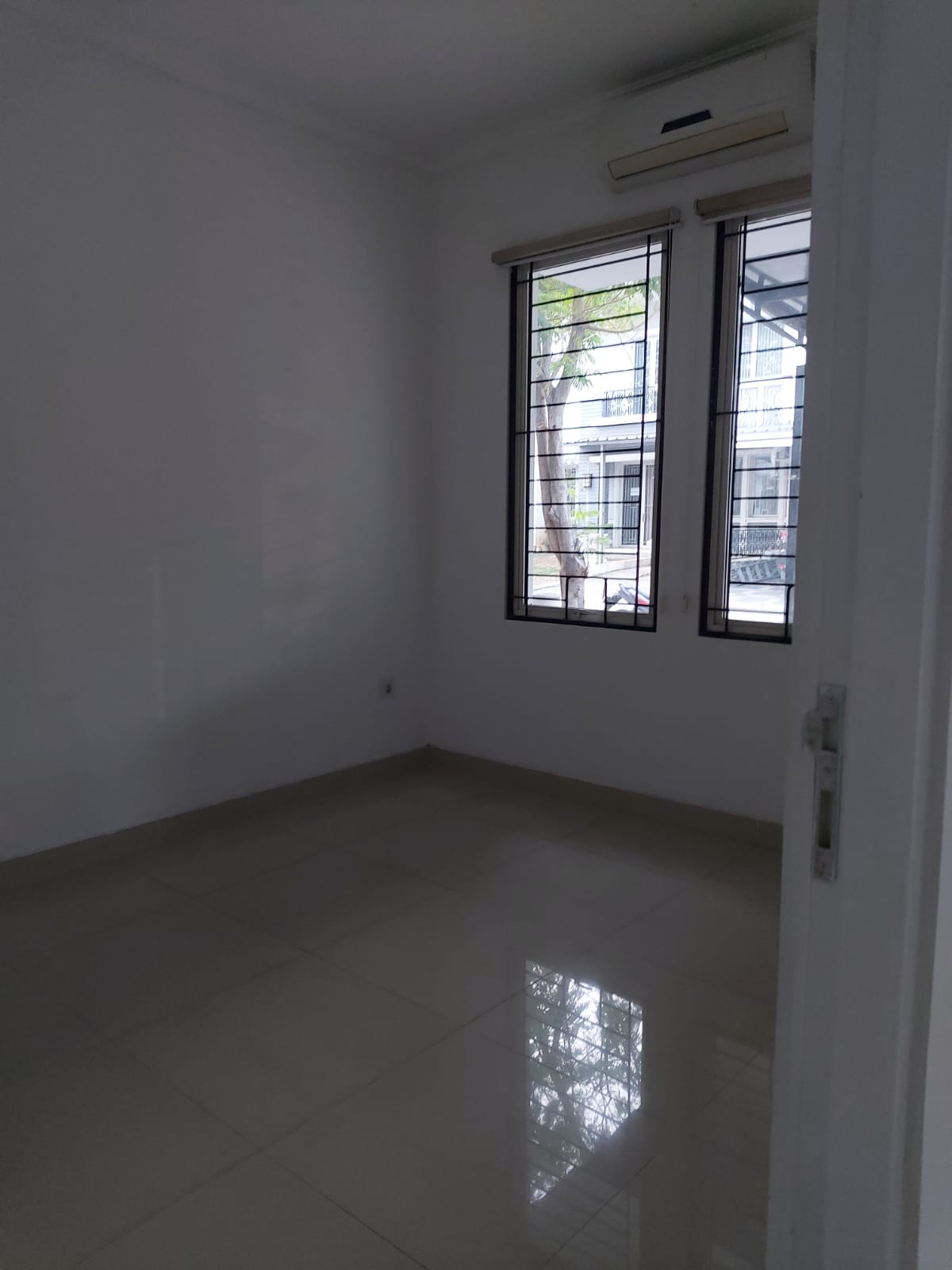 Rumah Disewakan Semi Furnished di Lippo Cikarang